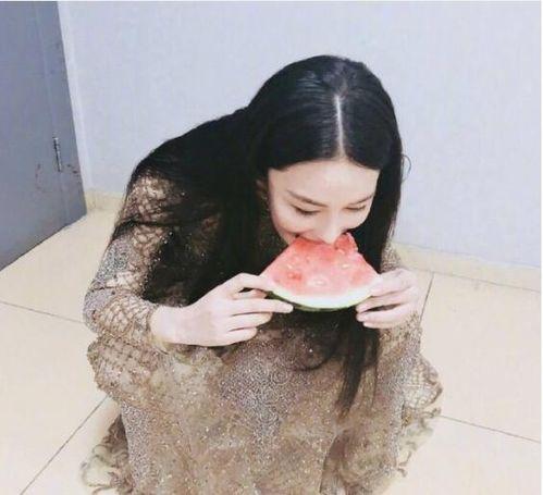 吃瓜网红衣服图片高清